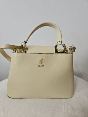 Vera Pelle Women’s Cream Top-Handle Bag with Gold Accents